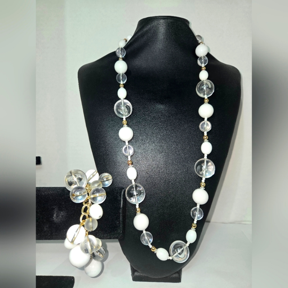 VINTAGE BUBBLE BEAD NECKLACE AND BRACELET